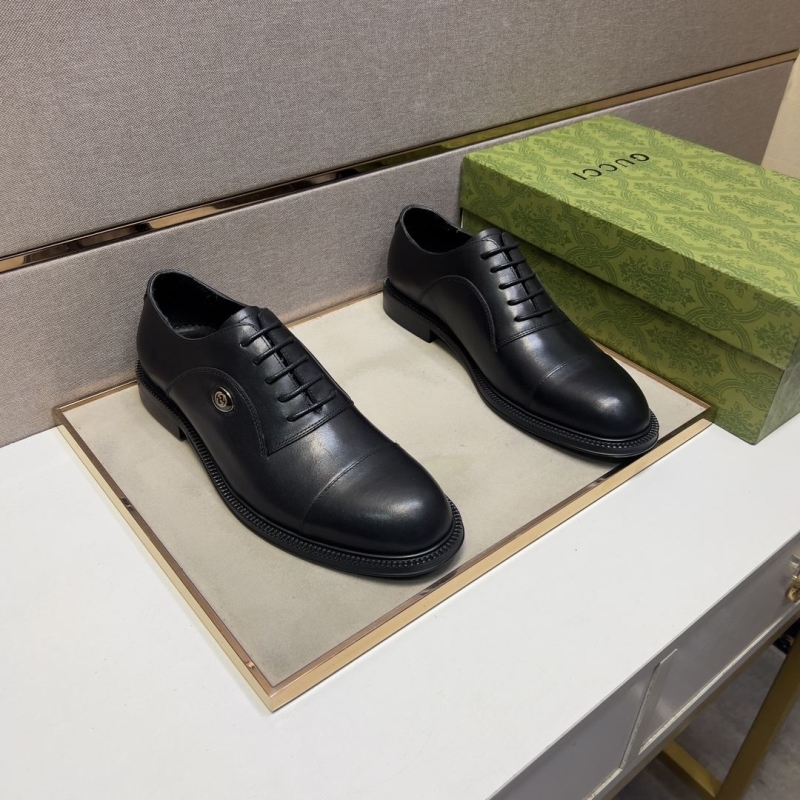 G*u*i leather shoes